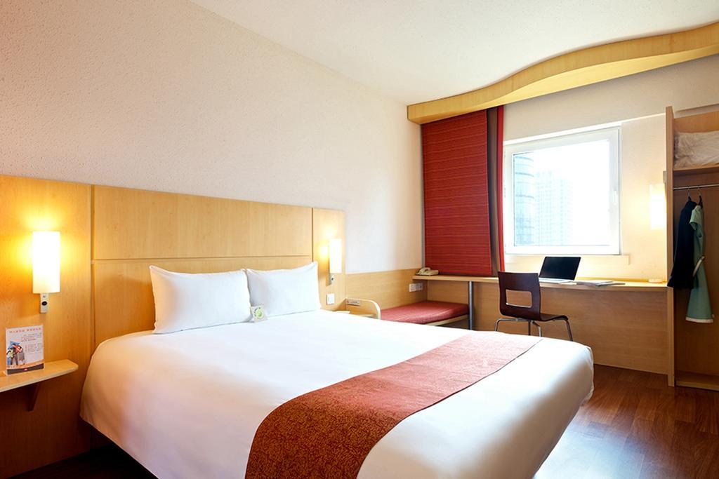 Готель Ibis Luoyang Hi Tech Dev Zone Екстер'єр фото