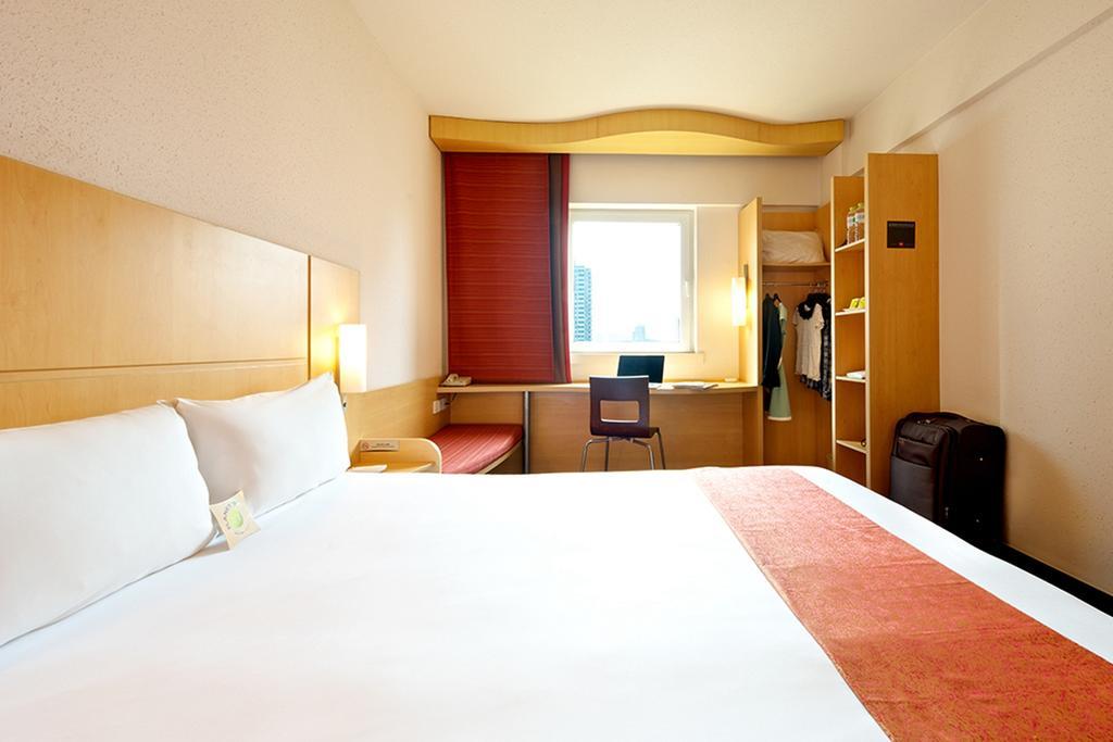Готель Ibis Luoyang Hi Tech Dev Zone Екстер'єр фото