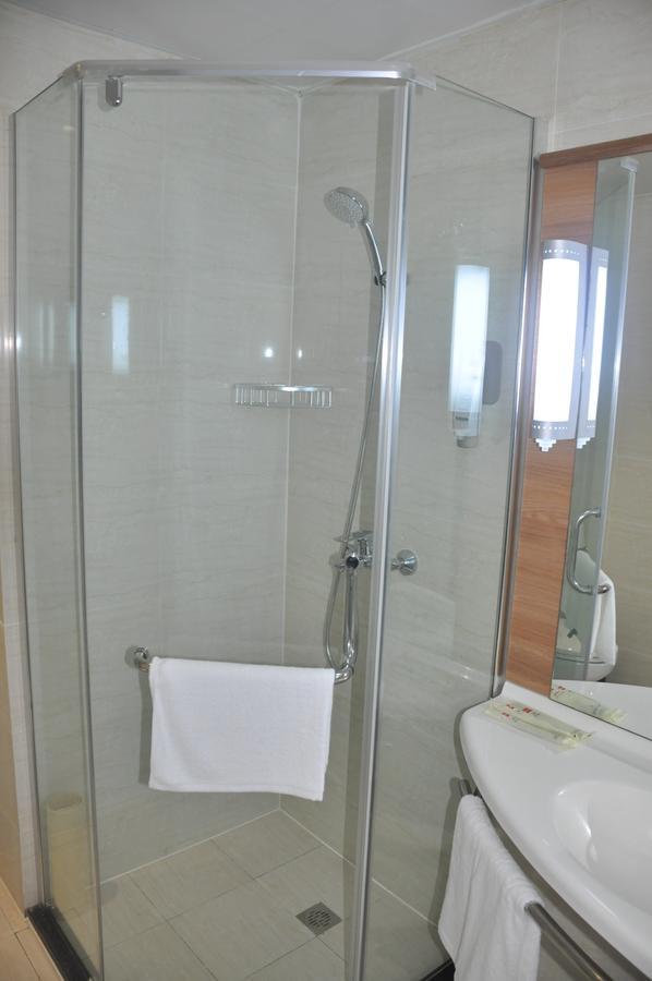 Готель Ibis Luoyang Hi Tech Dev Zone Екстер'єр фото