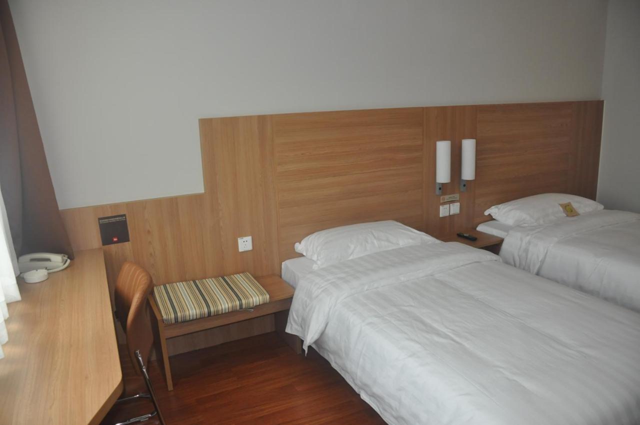 Готель Ibis Luoyang Hi Tech Dev Zone Екстер'єр фото