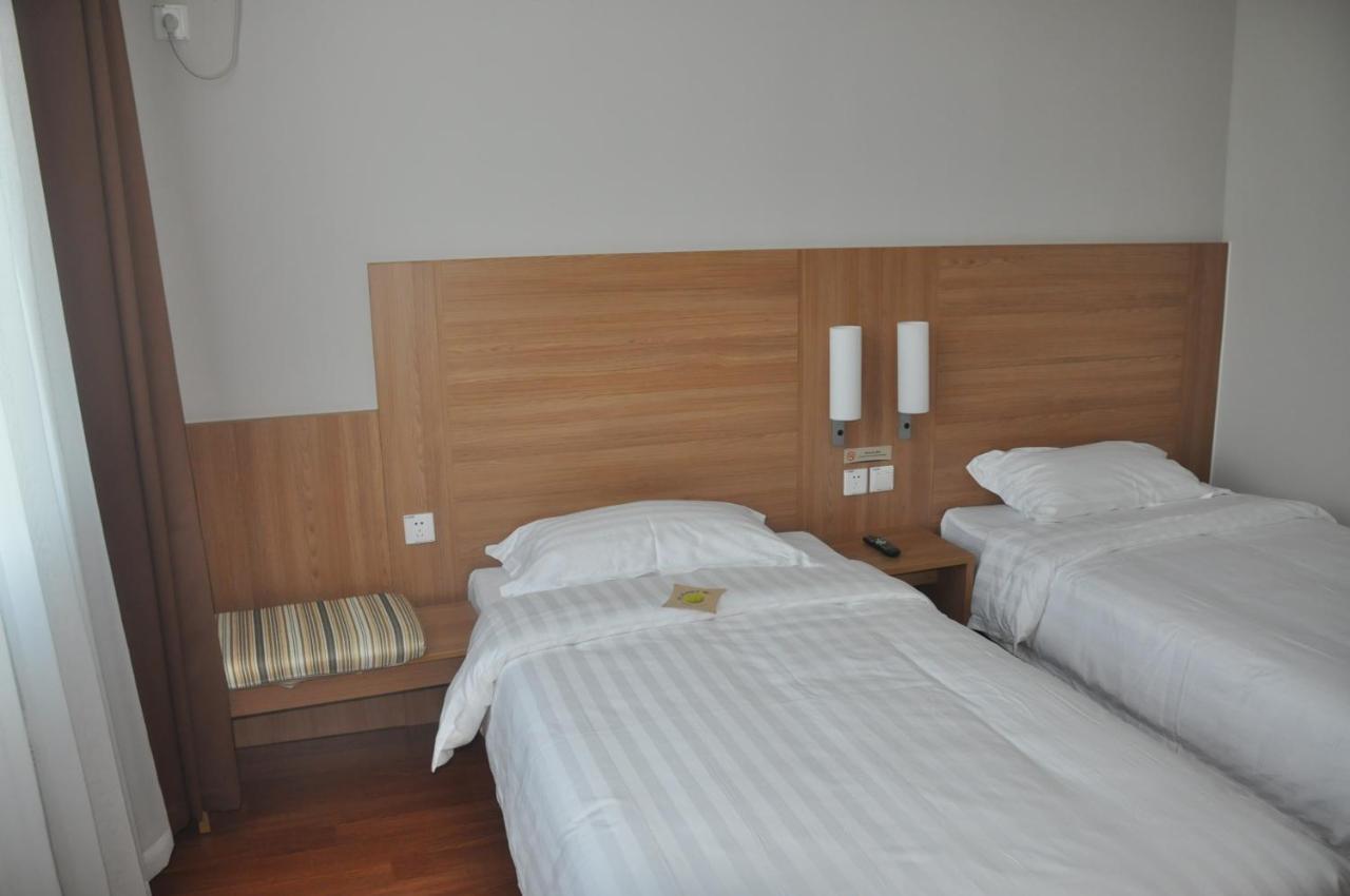 Готель Ibis Luoyang Hi Tech Dev Zone Екстер'єр фото